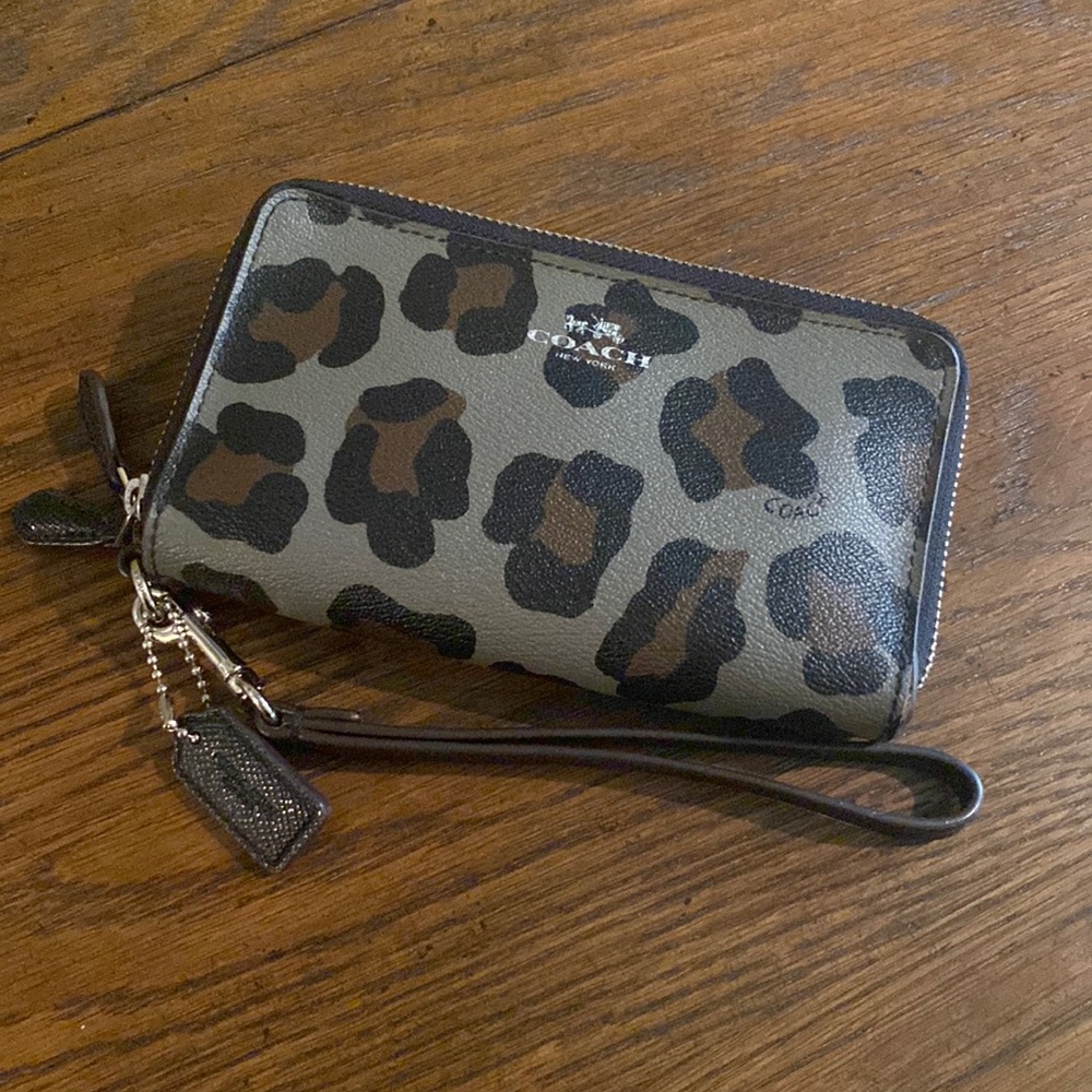 Couch Leopard Wallet Wristlet